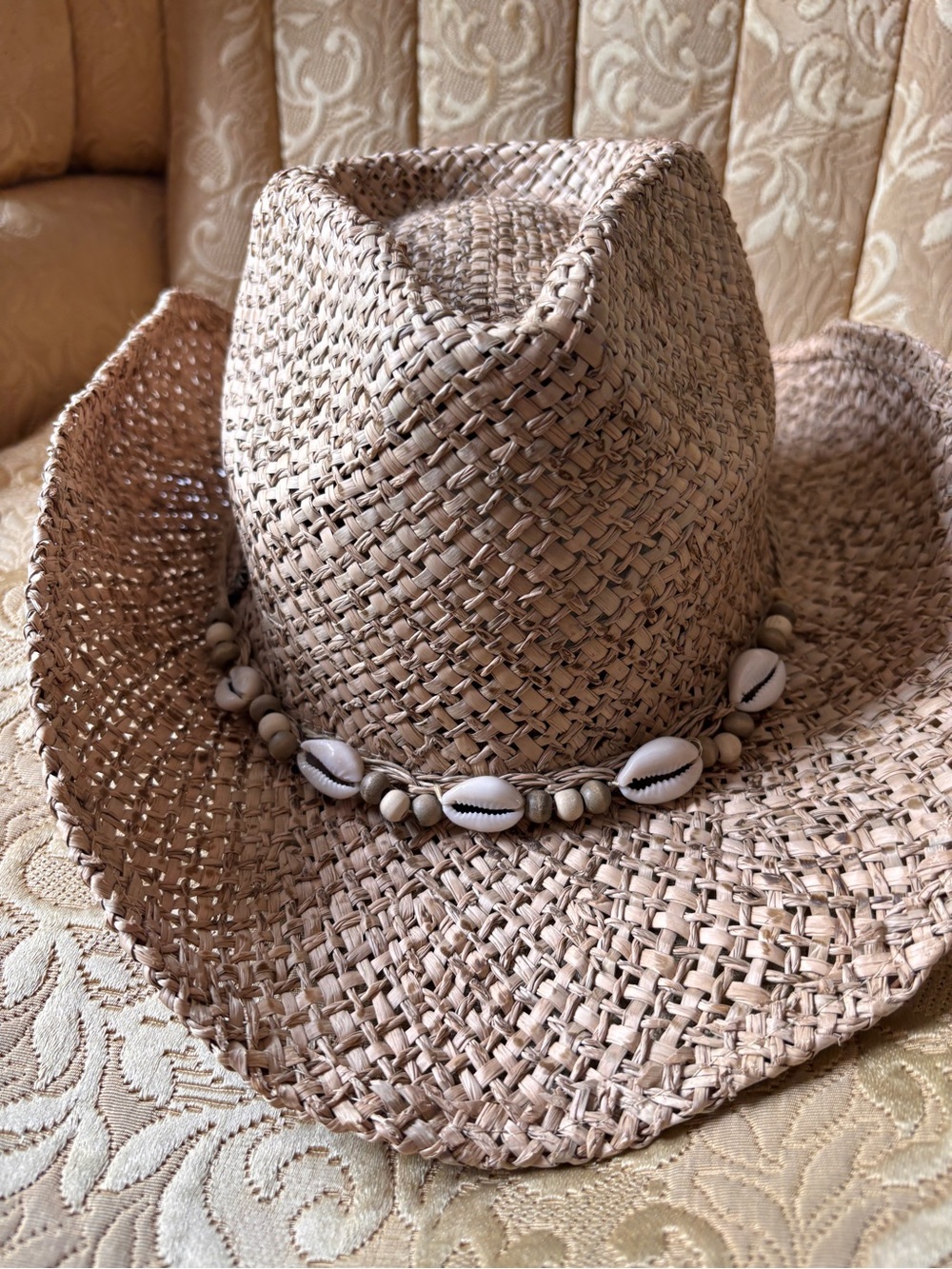 Tommy Bahama Natural Straw Hat with Shell Bead Trim with Lilly Pulitzer Sunglass - Picture 2 of 9